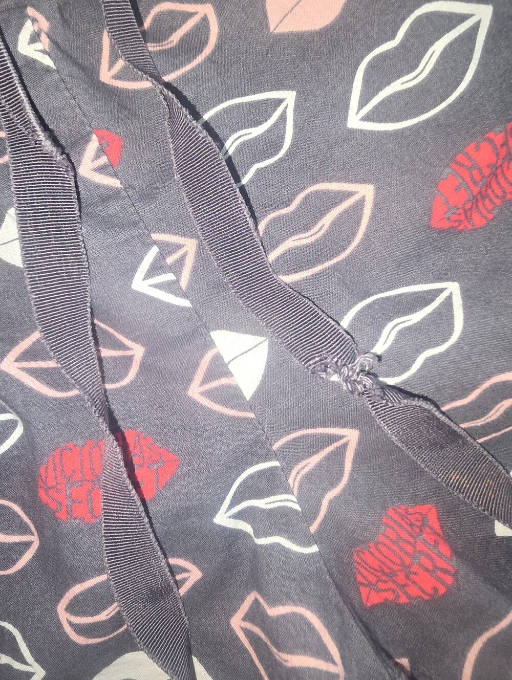 PINK Victoria's Secret Black Lip Print Sleep Pajama Shorts Size: XS - Picture 5 of 6
